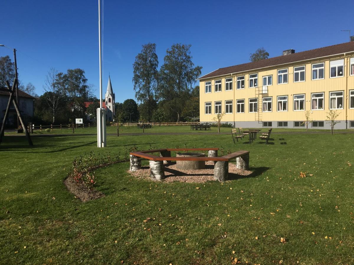 Kalvs Skolhus Hostel ภายนอก รูปภาพ