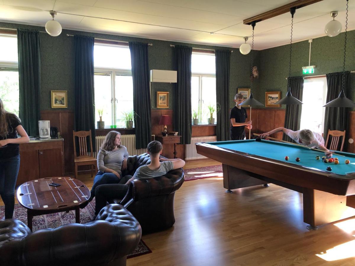 Kalvs Skolhus Hostel ภายนอก รูปภาพ