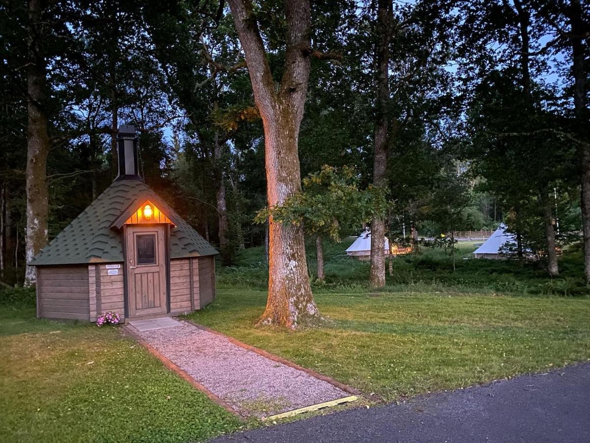 Kalvs Skolhus Hostel ภายนอก รูปภาพ
