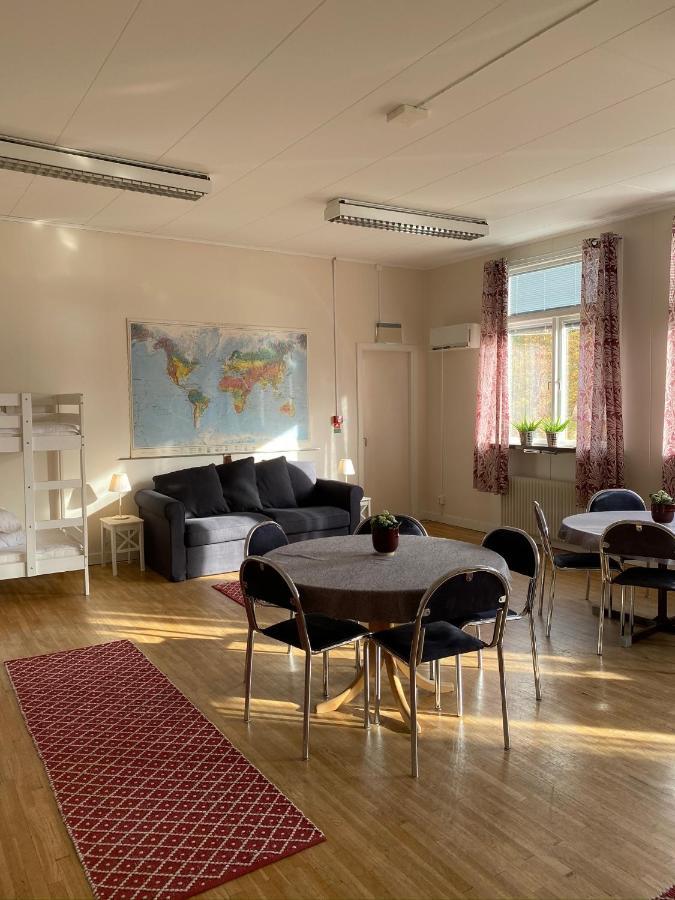 Kalvs Skolhus Hostel ภายนอก รูปภาพ