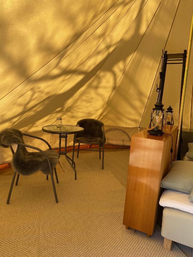 Kalvs Skolhus Hostel ภายนอก รูปภาพ