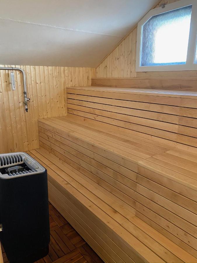 Kalvs Skolhus Hostel ภายนอก รูปภาพ
